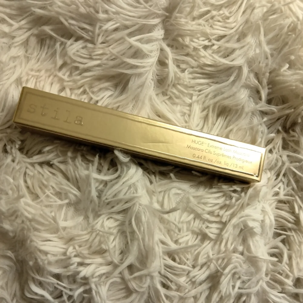 🆕 Stila Huge Extreme Lash Mascara